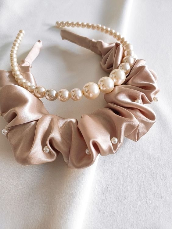 Tiaras de Cabelo: O Acessório Perfeito para Você Arrasar e Ainda Faturar! 16 Tiaras de cabelo
