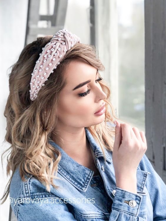 Tiaras de Cabelo: O Acessório Perfeito para Você Arrasar e Ainda Faturar! 5 Tiaras de cabelo