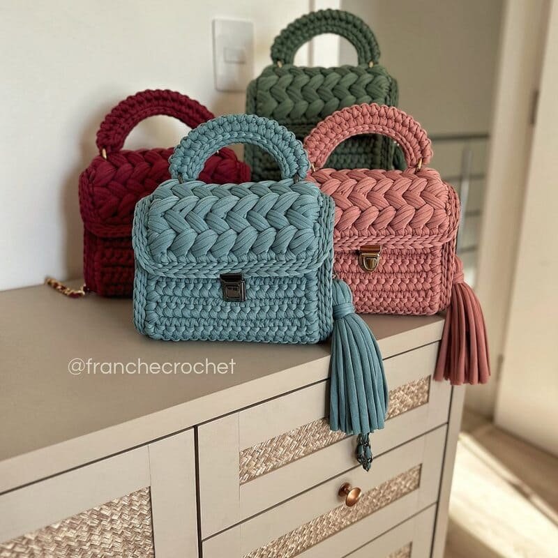 BOLSAS DE CROCHÊ - MAIS DE 20 MODELOS PARA VOCÊ SE INSPIRAR 18 Bolsa de crochê em tons pastel