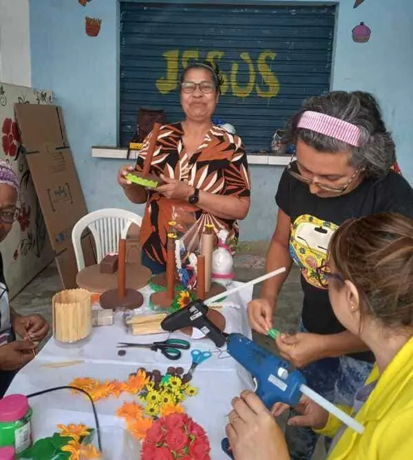 FLORES GIGANTES DE EVA E TECIDO 15