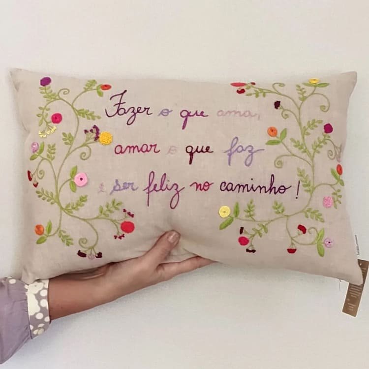 Ideias de Bordado para Almofadas 9